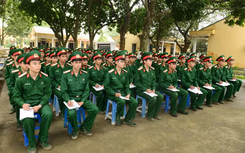 Giờ học tập chính trị luôn được chiến sĩ mới yêu thích.