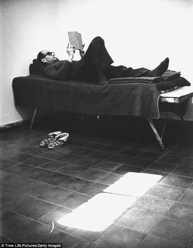 Với tội ác chống lại loài người, Eichmann bị kết án tử hình. Khi bị phán án tử hình, trùm phát xít khét tiếng một thời này nói một câu không hề thái độ ăn năn, hối lỗi: "Tôi chỉ làm theo lệnh". Y bị treo cổ tại nhà tù Ramleh vào ngày 1/6/1962. Sau đó, thi thể của y được đem đi hỏa thiêu và rải tro ra biển.