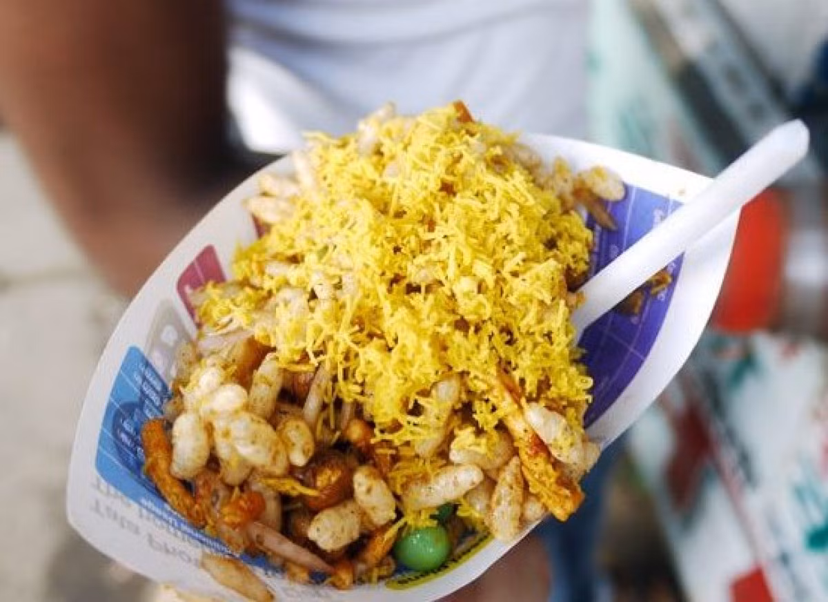 Bhel Puri là món ăn nhẹ nổi tiếng ở hầu hết các vùng của Ấn Độ. Tuy nhiên, để thưởng thức món Bhel Puri ngon nhất, du khách hãy ghé thăm thành phố Mumbai.