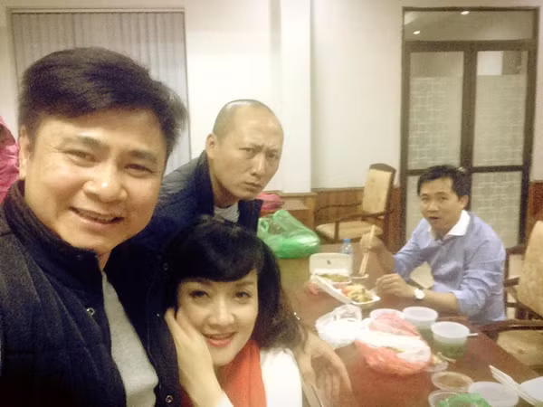 Nghệ sĩ Tự Long và Vân Dung.