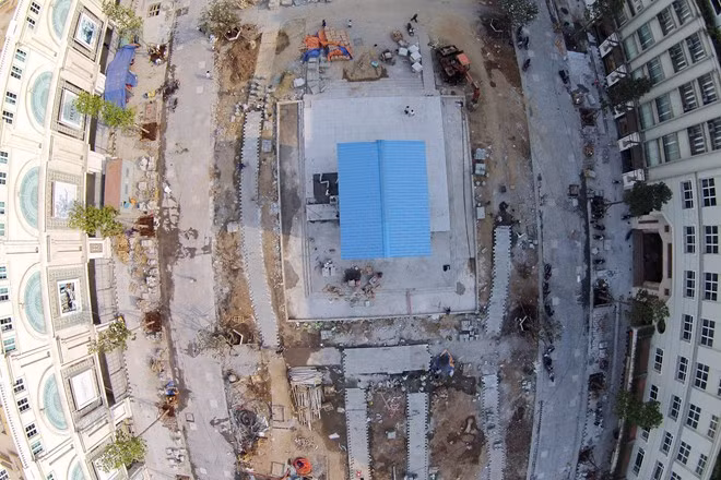 Ngoài ra, đơn vị thi công cũng sẽ các hạng mục như trung tâm điều khiển ánh sáng, nhạc nước, âm thanh, camera, nhà vệ sinh công cộng.