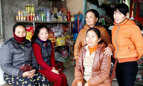 Gia dinh Pho Chu tich xa “quyt no”, nguoi dan trang tay