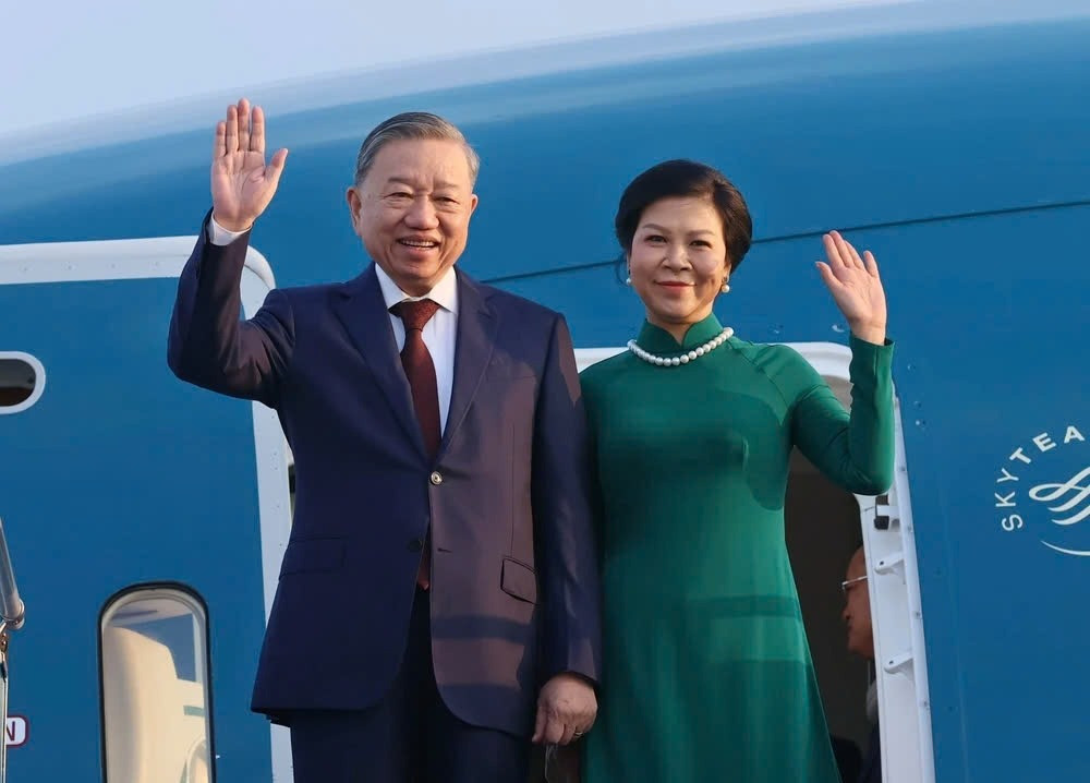 Tong Bi thu To Lam len duong tham cap Nha nuoc Cong hoa Kazakhstan