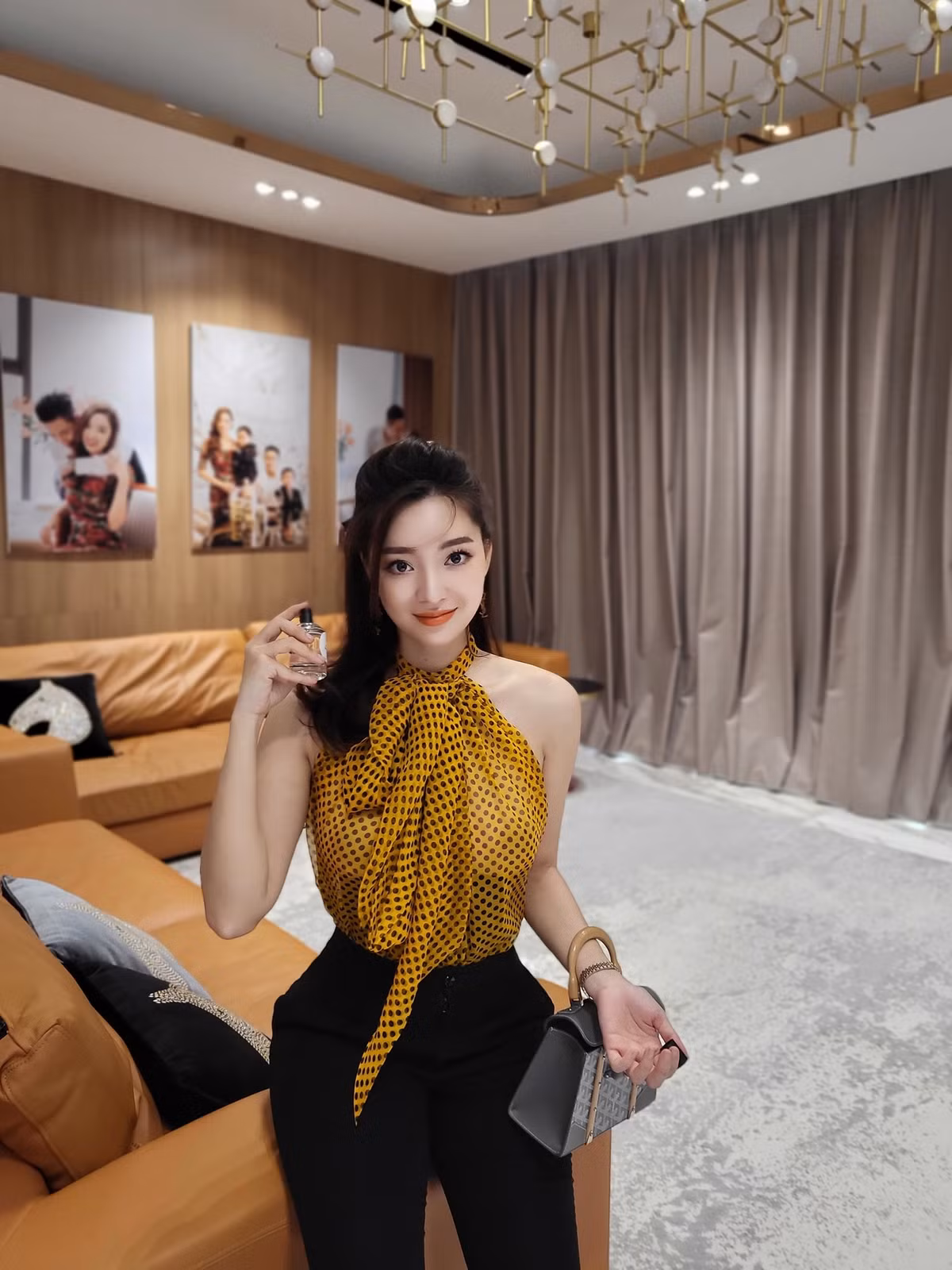 Từng là tiếp viên hàng không, Lê Phan Ngọc Lan rất áp lực vì vấn đề giữ gìn vóc dáng. Cô luôn đặt tiêu chí làm đẹp lên hàng đầu.