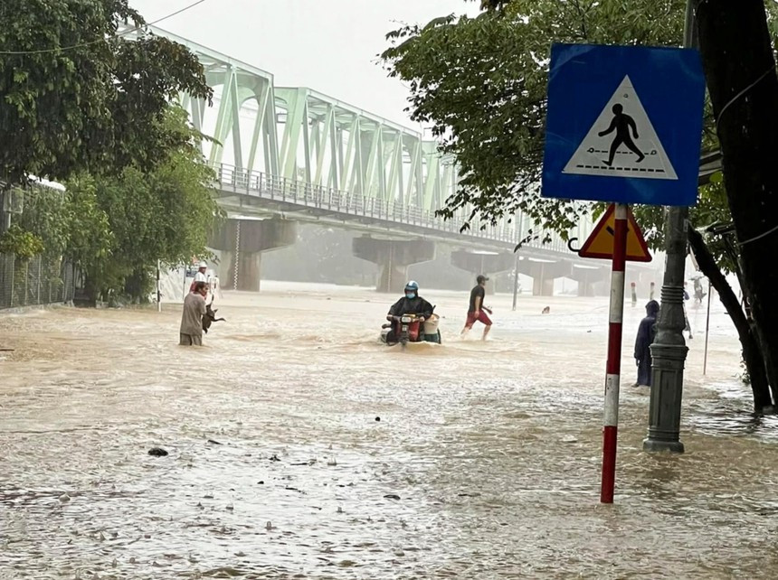 Quang Ngai - Khanh Hoa nguy co ngap dien rong, Thu tuong chi dao khan