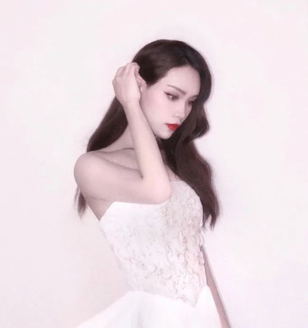 Theo tiết lộ của chàng trai này, anh đang làm nhiếp ảnh gia nhưng lại có đam mê “giả gái”.