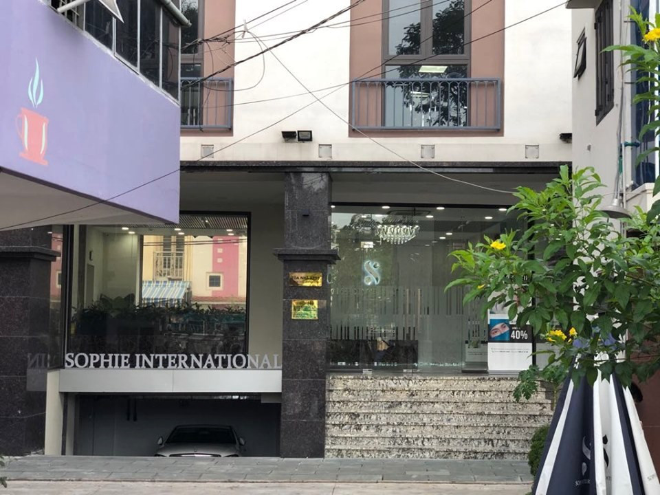 Vụ hút mỡ bụng người mang thai: Đình chỉ Thẩm mỹ viện Sophie International Vu hut mo bung nguoi mang thai: Dinh chi Tham my vien Sophie International