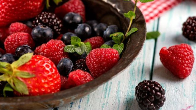 Các sản phẩm từ việt quất cũng được chứng minh có tác dụng phòng ngừa ung thư gan; tuy nhiên vẫn cần nhiều nghiên cứu hơn về vấn đề này.