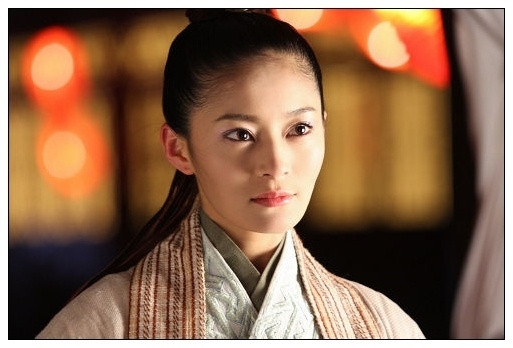 Phần xương hàm của nữ diễn viên có sự khác biệt so với trước đây.