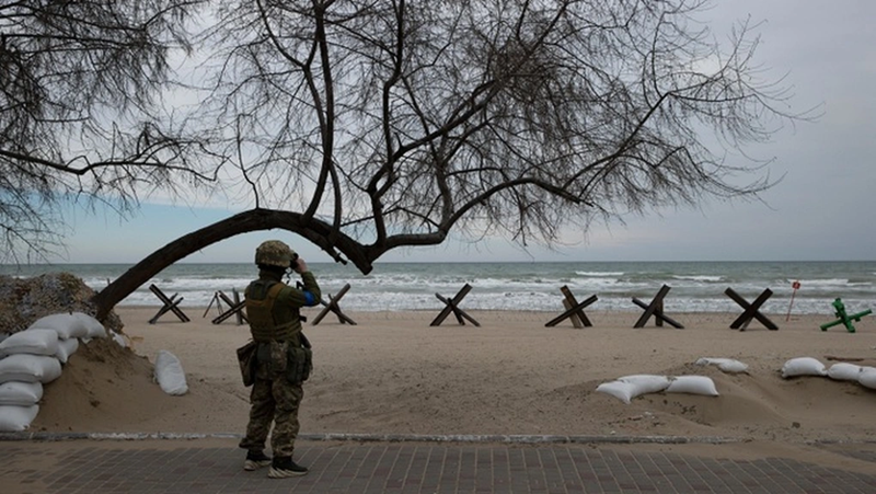 Nga có thể sẽ hướng sự chú ý đến khu vực Odessa, vì nếu chiếm được Odessa, Ukraine sẽ trở thành một quốc gia không giáp biển, khiến việc viện trợ quân sự từ phương Tây không thể tiếp cận. Đồng thời, Hải quân Nga sẽ có thể thiết lập sự hiện diện dọc theo bờ biển phía nam của Ukraine, tạo lợi thế cho các hoạt động quân sự của Nga ở hướng Kherson và Zaporizhzhia. Ảnh: New York Times.