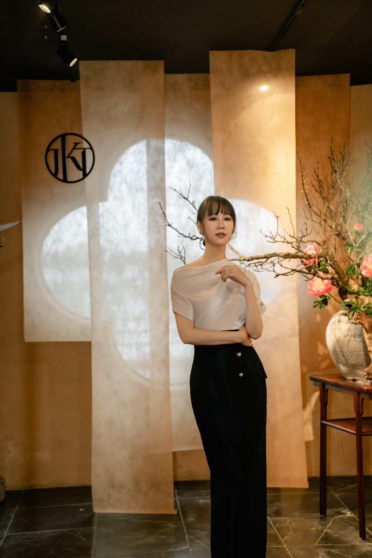 Dương Thùy Linh từng là MC truyền hình, hoa hậu, và là gương mặt quen thuộc với khán giả Việt.