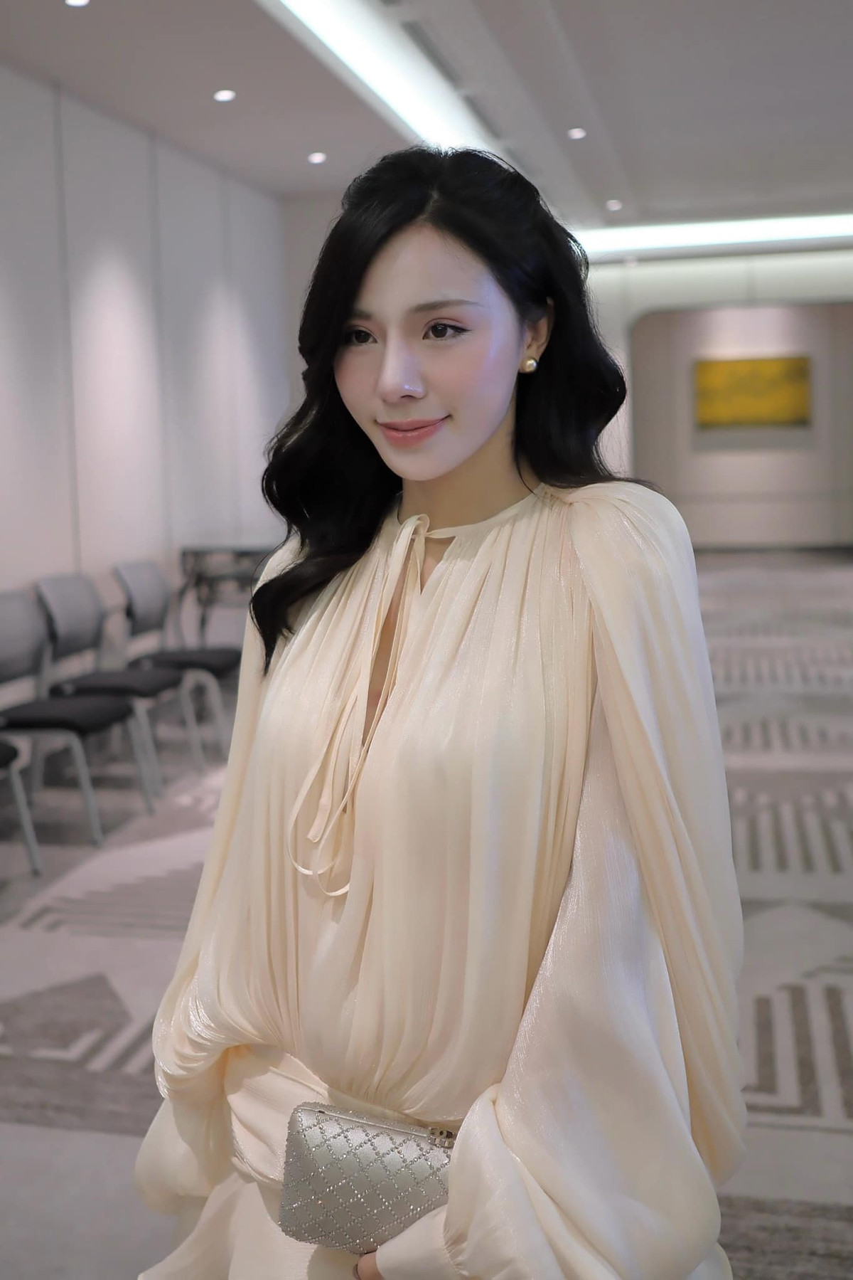 Minh Anh được biết đến với phong cách thời trang đa dạng, từ năng động, cá tính đến quyến rũ, gợi cảm.