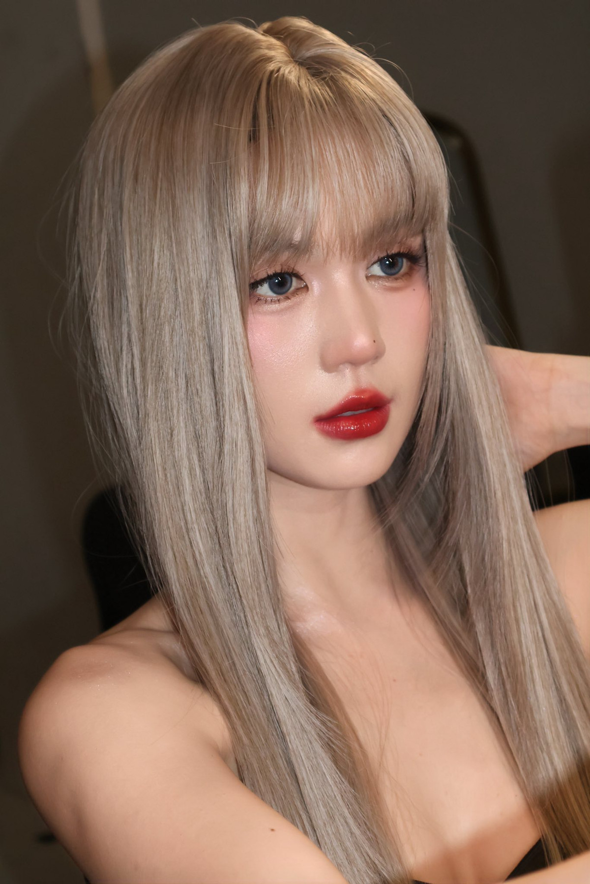 Không còn là “nữ hoàng nội y” theo kiểu gợi cảm truyền thống, lần này Ngọc Trinh hướng đến hình ảnh high-fashion, mang màu sắc quốc tế.