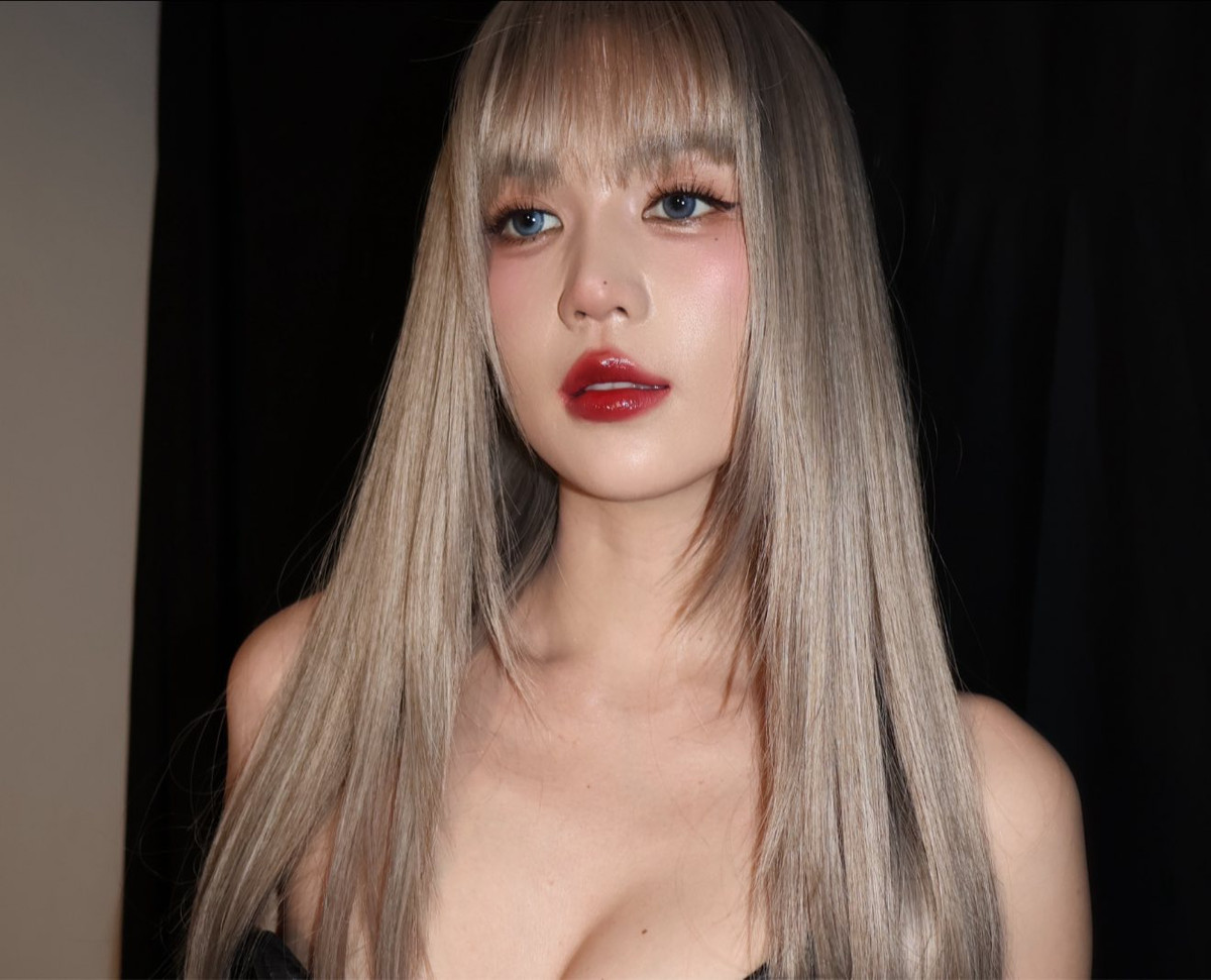 Sau khi gặp biến cố, Ngọc Trinh vẫn không ngừng làm mới mình với những tạo hình khác nhau.