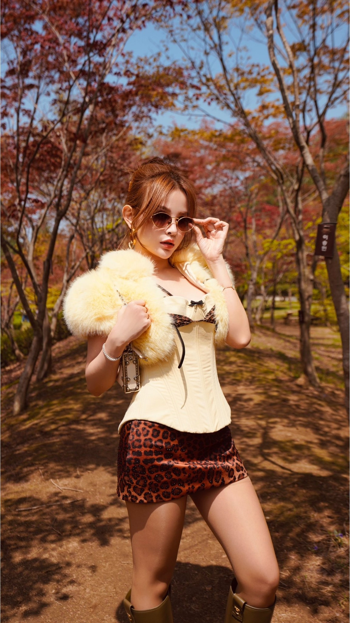 Huyền Baby (tên thật Đặng Ngọc Huyền, SN 1989) là một trong những hot girl, người mẫu ảnh đời đầu tại Hà Nội. Cô được biết đến rộng rãi sau khi lọt vào Top 8 cuộc thi Miss Teen 2008.