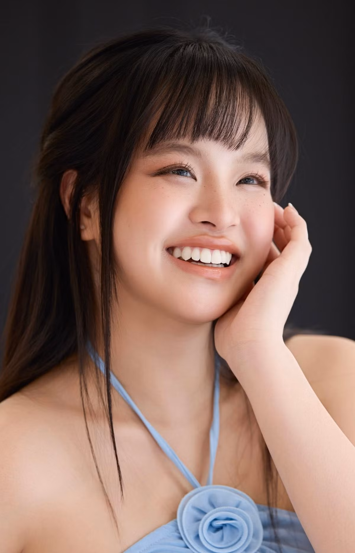 Dù sinh ra trong gia đình nổi tiếng, Suli vẫn giữ nếp sống giản dị, ít phô trương.