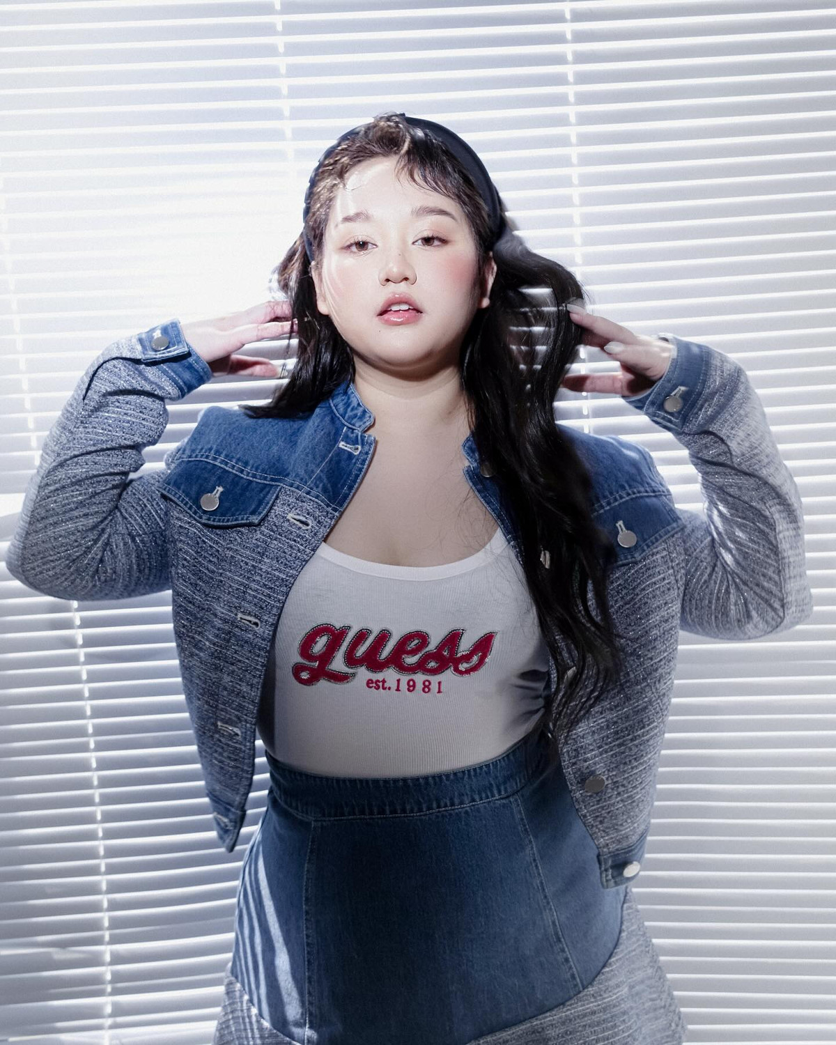 Trúc Anh sinh năm 1998, từng là gương mặt nổi bật trong giới diễn viên trẻ Việt Nam. Cô được biết đến nhiều nhất qua vai diễn Hà Lan trong phim Mắt biếc – bộ phim gây tiếng vang năm 2019, giúp tên tuổi cô phủ sóng rộng rãi trên mạng xã hội cũng như giới điện ảnh.