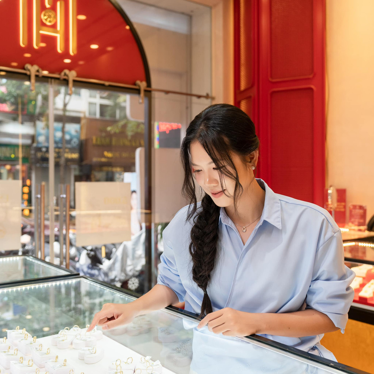 Sau khi tuyên bố rời đường đua xanh vào cuối năm 2021, Ánh Viên dần vắng bóng trong các sự kiện thể thao nhưng lại xuất hiện nhiều hơn trên mạng xã hội với vai trò một KOL năng động.