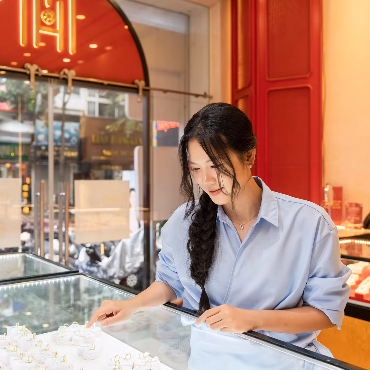 Sau khi tuyên bố rời đường đua xanh vào cuối năm 2021, Ánh Viên dần vắng bóng trong các sự kiện thể thao nhưng lại xuất hiện nhiều hơn trên mạng xã hội với vai trò một KOL năng động.