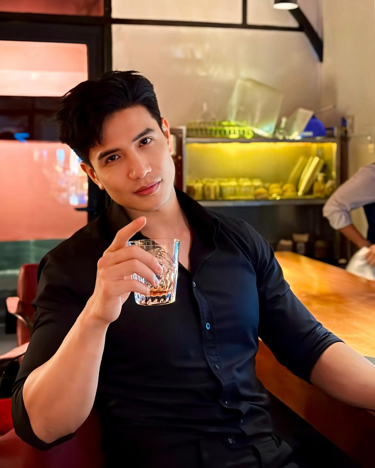 Với phong thái tự tin, thần thái rạng rỡ và thân hình chuẩn mực, Trịnh Bảo đã xuất sắc đăng quang ngôi vị cao nhất, trở thành người Việt Nam thứ hai giành được danh hiệu này sau Tiến Đoàn vào năm 2008.