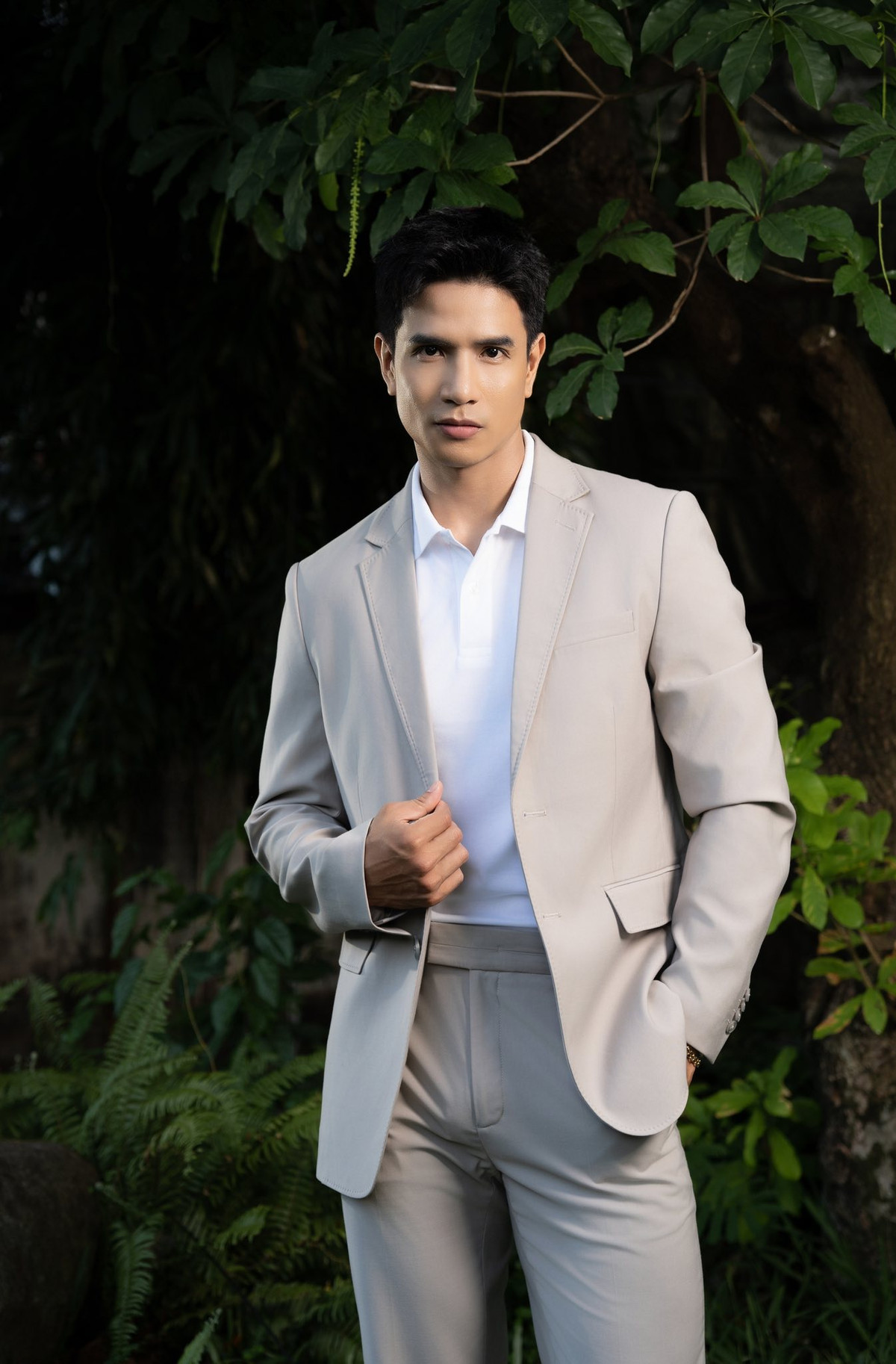 Trịnh Bảo sở hữu chiều cao 1,84 m, nặng 80 kg, sở hữu gương mặt điển trai và thân hình vạm vỡ, được mệnh danh là "nam thần" trong làng mẫu Việt.