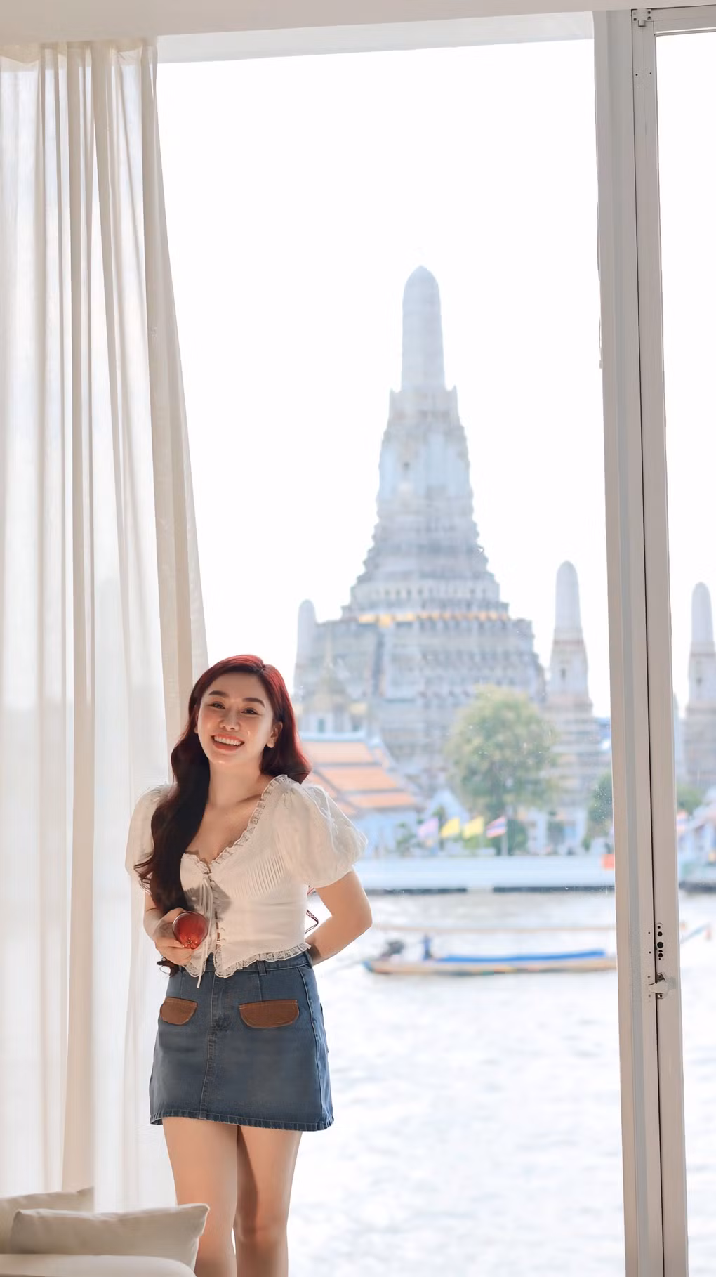 Được biết, sau khi video nói trên được đăng tải, thay vì nhận phản hồi cầu thị, cửa hàng bán lòng xe điếu lại cho rằng cô… không biết cách ăn.