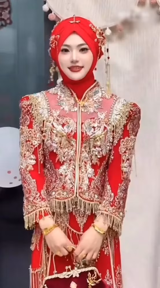 Cô dâu này còn được cư dân mạng ca ngợi là “công chúa Disney đời thực”.