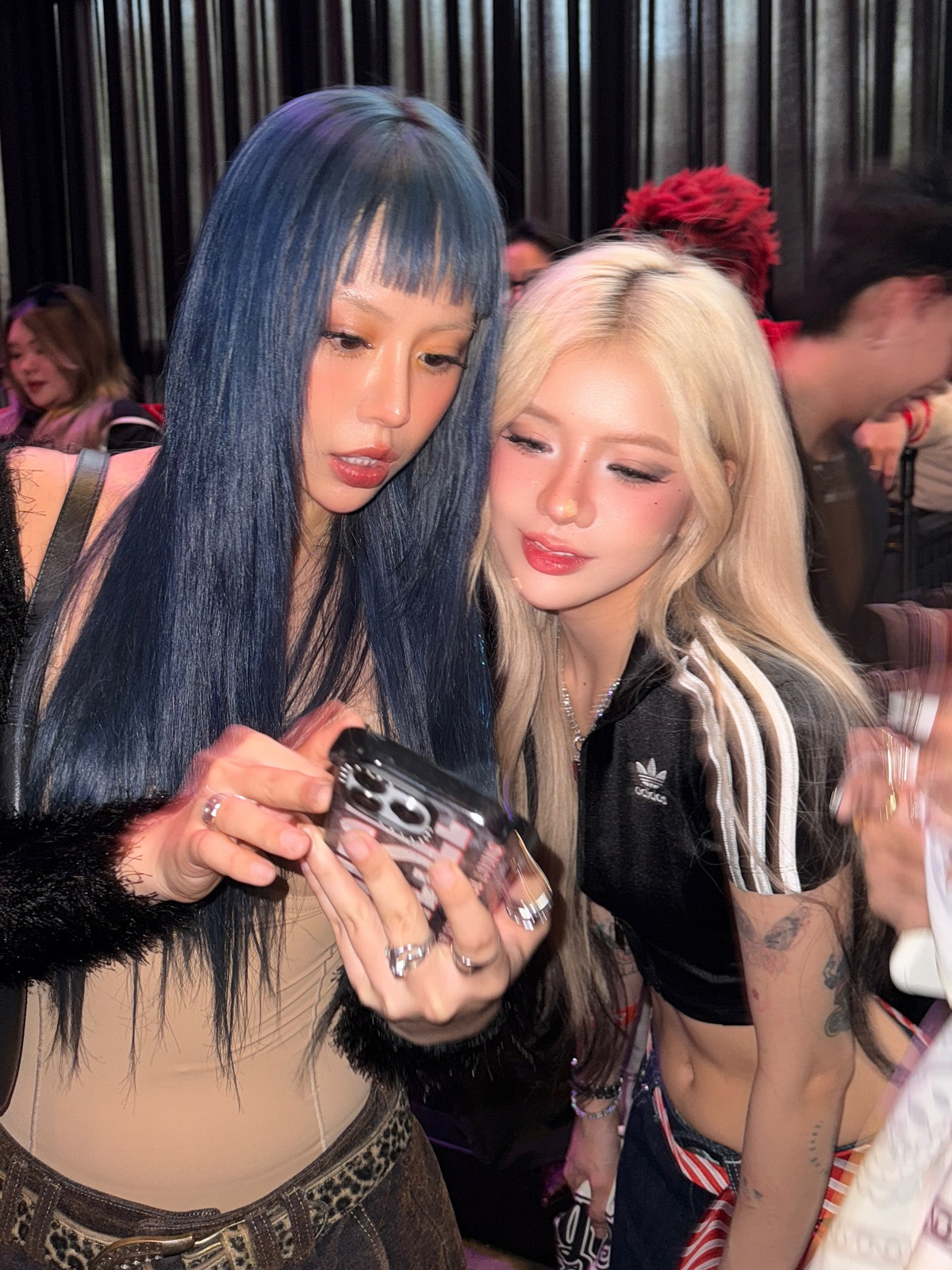 Hay thân thiết cùng Mai Âm Nhạc.