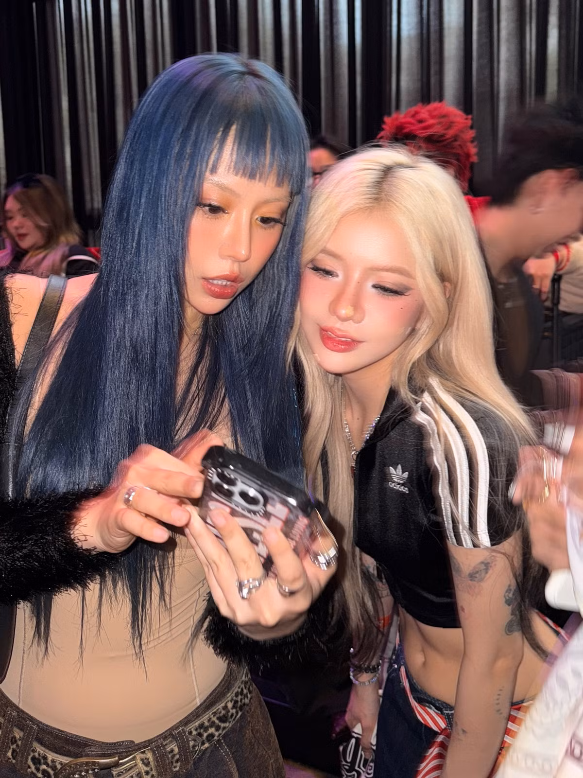 Hay thân thiết cùng Mai Âm Nhạc.