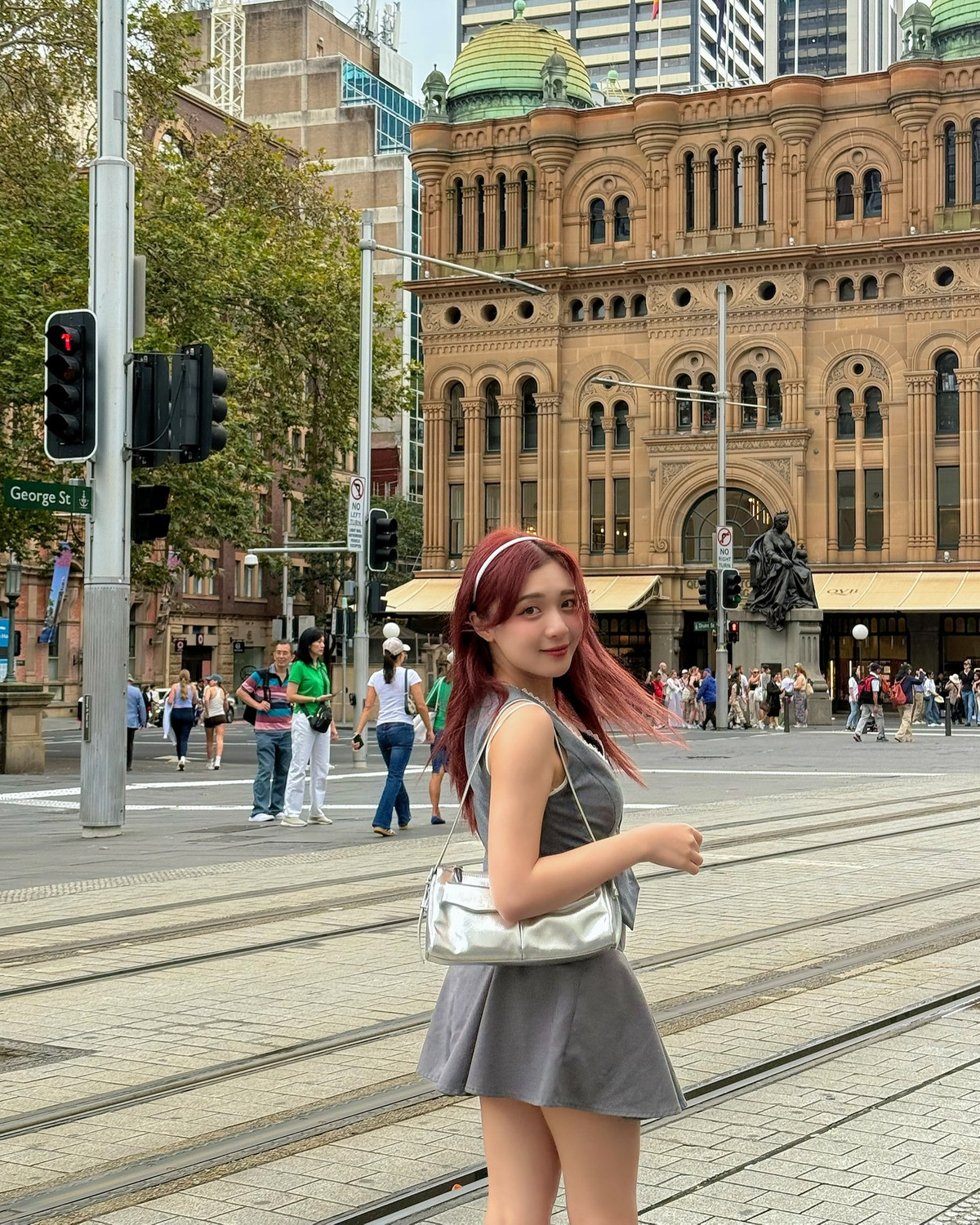 Cô nàng khéo léo thể hiện sự tự tin, cá tính, nhưng vẫn giữ được nét duyên dáng đặc trưng của một trong những “nàng thơ” hàng đầu làng Esports Việt.