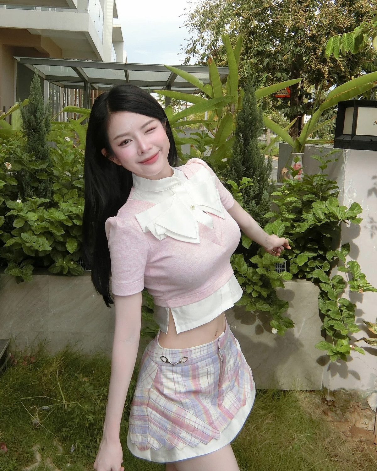 Thời gian gần đây, Mie cũng thường xuất hiện với giao diện nữ tính, ngọt ngào.