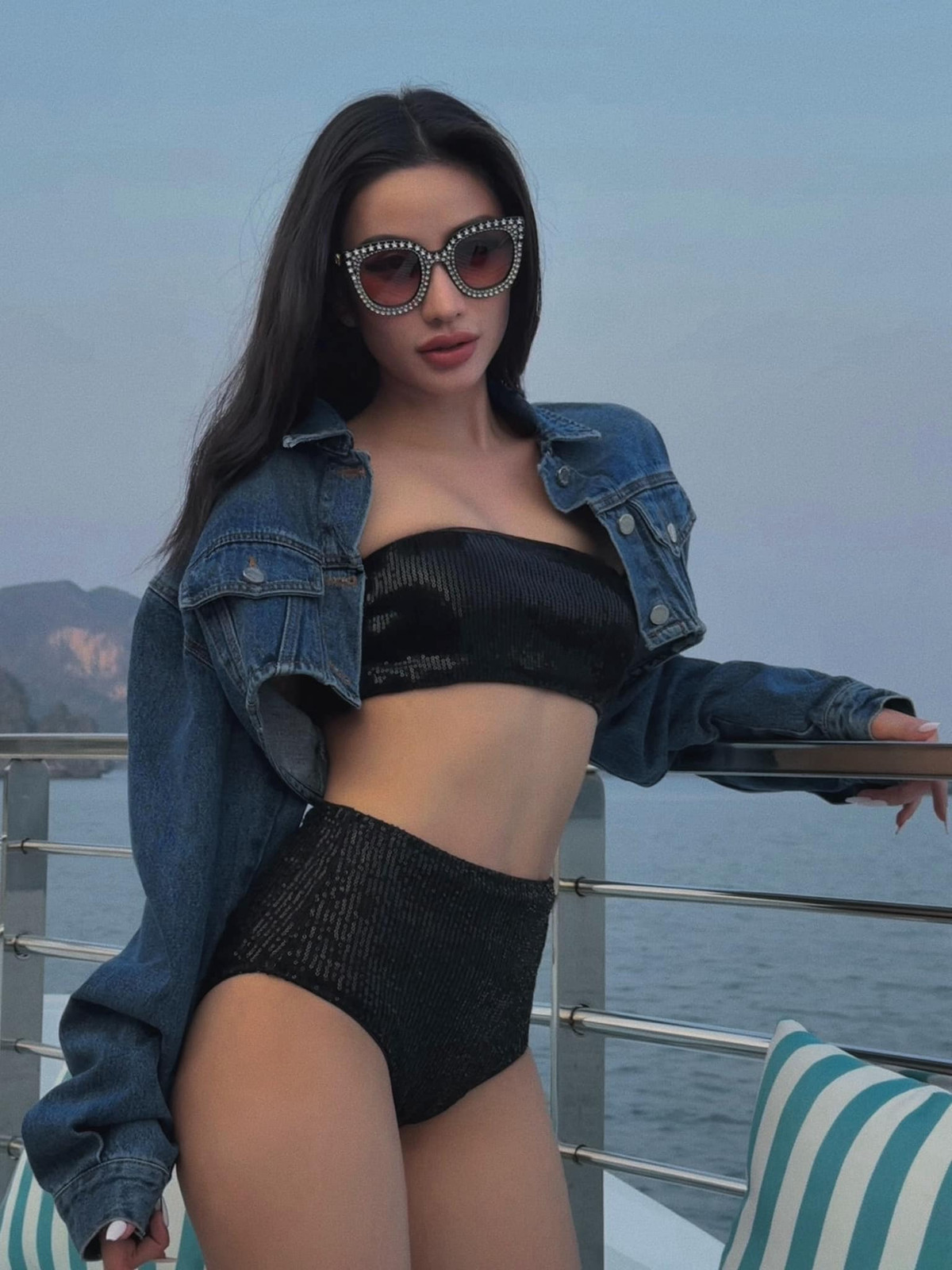 Cô đang là founder một thương hiện mỹ phẩm chuyên sản phẩm chăm sóc tóc và da.