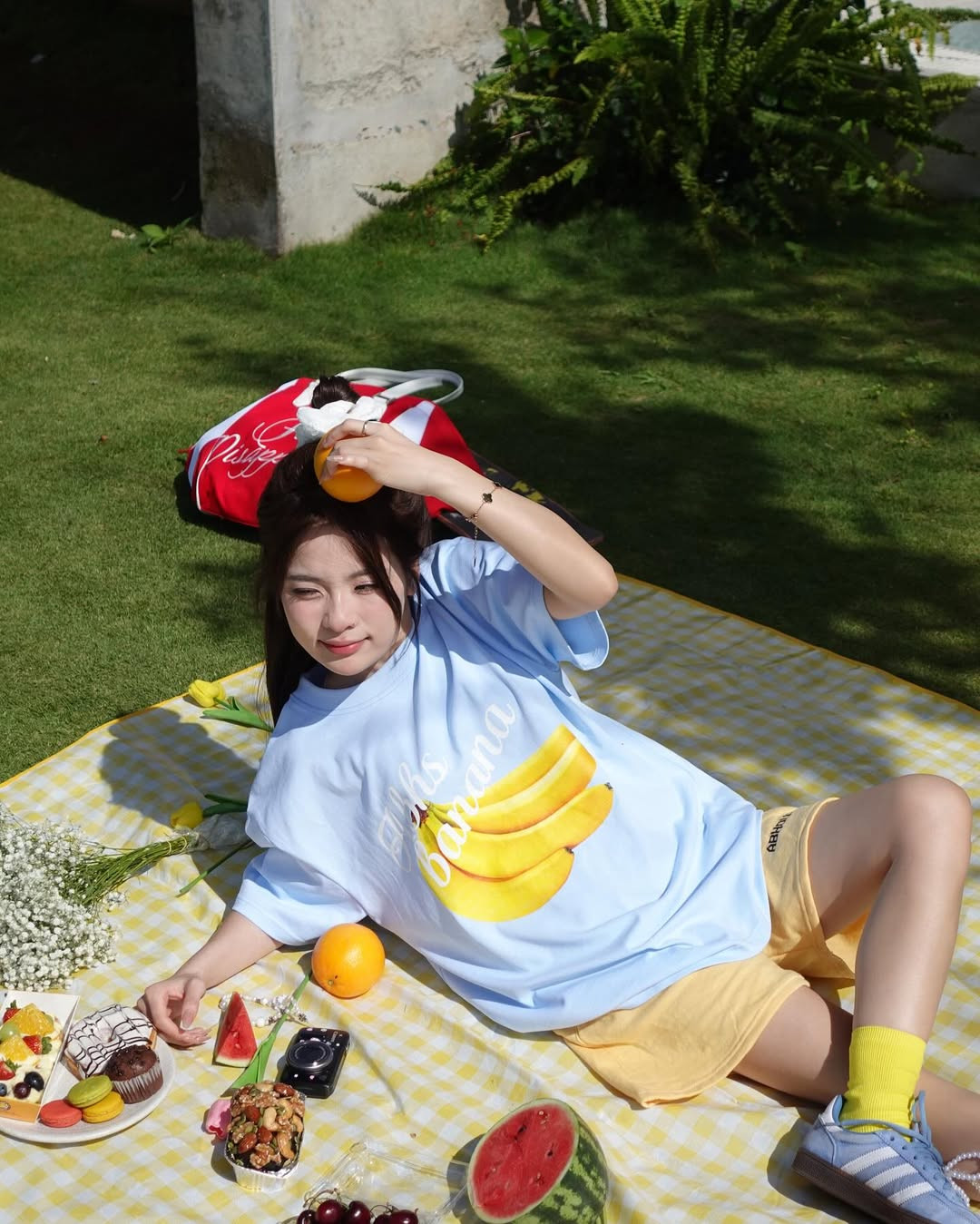 Trên các nền tảng mạng xã hội, Ngọc Kem hiện vẫn duy trì tương tác tốt và thường xuyên chia sẻ hình ảnh đời thường, các buổi chụp ảnh, đi sự kiện hoặc làm việc với các thương hiệu.