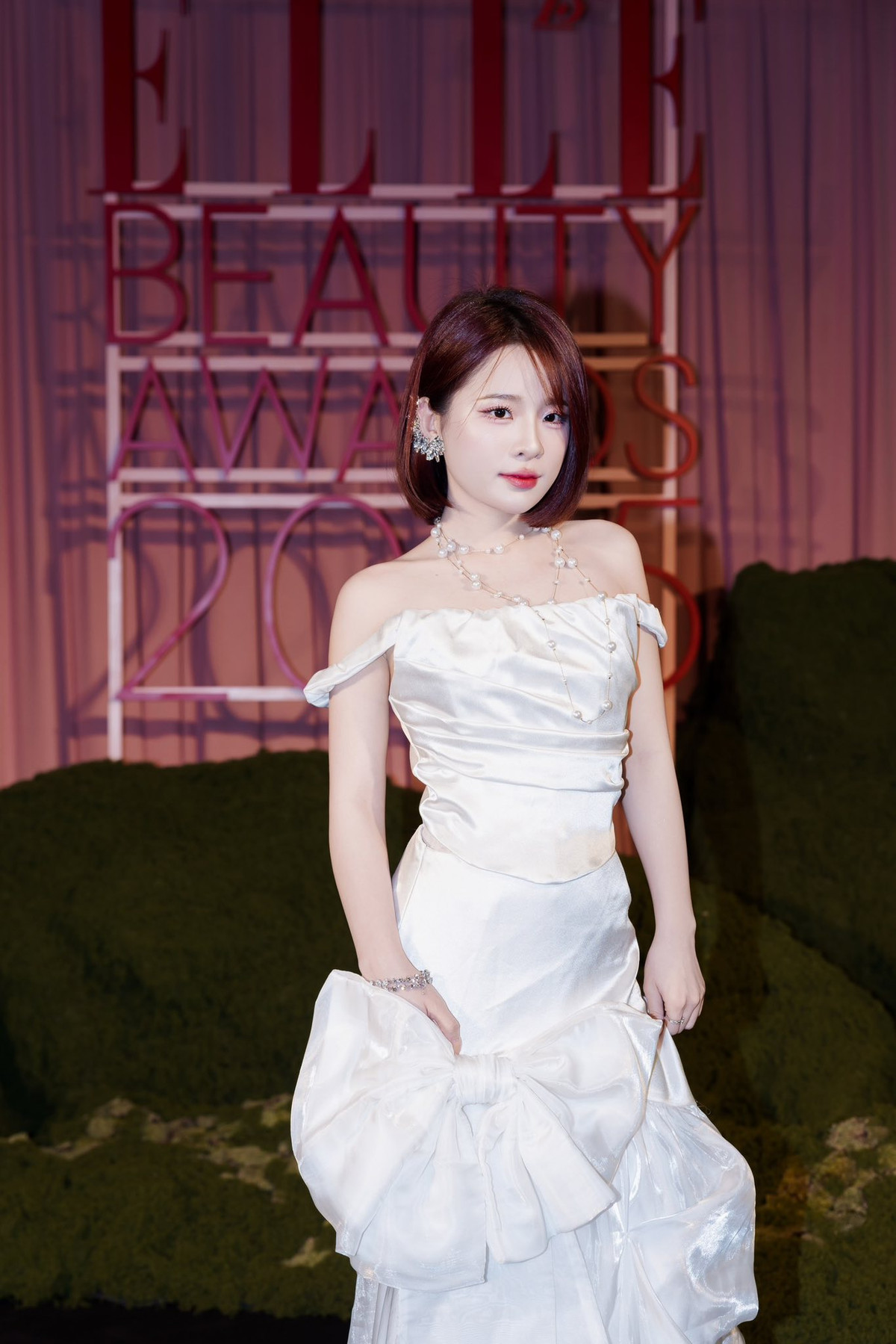 Sau loạt drama liên quan đến tình cảm, Ngọc Kem mới đây đã xuất hiện tại một sự kiện với vẻ ngoài rạng rỡ.