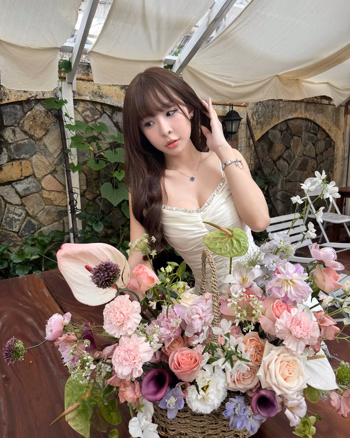 Với lợi thế hình thể đẹp cùng số đo ba vòng quyến rũ, Tammy thoải mái cân đẹp nhiều phong cách thời trang khác nhau.