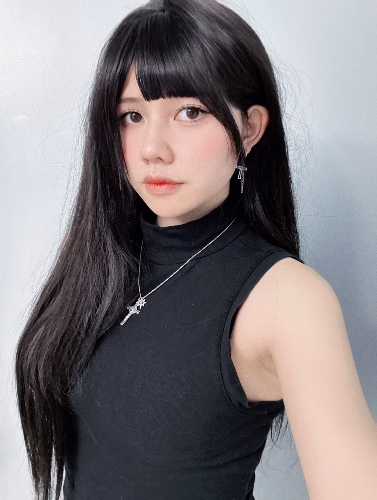 Arisa sở hữu vô số màn biến hình “bỏng mắt” đến nỗi không thể rời mắt.