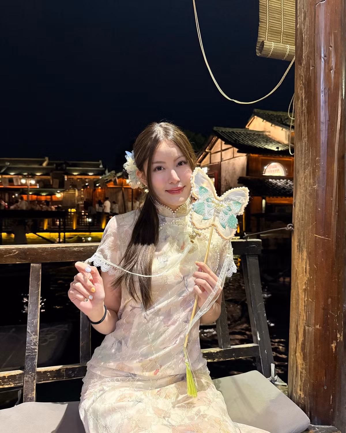 Tăng Mỹ Hàn dù chưa có hoạt động trong showbiz nhưng luôn là cái tên được nhắc đến với danh xưng bạn gái tin đồn của nan rapper HIEUTHUHAI. Sở hữu gu thời trang tinh tế, gương mặt đẹp trong trẻo và phong thái nhẹ nhàng, cô nàng ngày càng khẳng định sức hút riêng biệt.