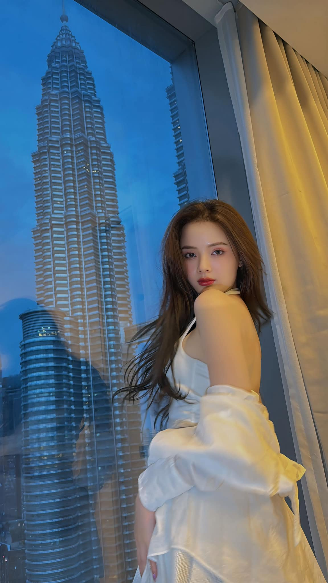 Ở thời điểm hiện tại, sau chục năm kể từ ngày "nổi tiếng sau một đêm", Lan Hương có cuộc sống đầy đủ, có thể tự do về tài chính.