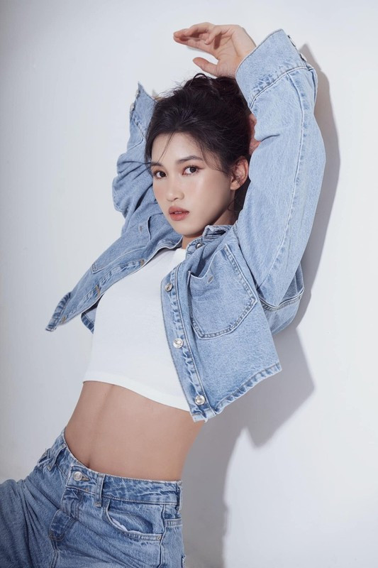 Mỗi lần xuất hiện, Phương luôn thu hút sự chú ý bởi sự kết hợp hoàn hảo giữa vẻ đẹp dịu dàng và sức mạnh thể thao, khiến người hâm mộ không thể rời mắt khỏi cô.