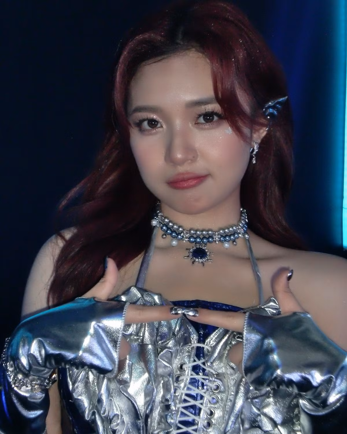 Chung kết ĐTDV mùa Xuân 2025 không chỉ khiến người hâm mộ mãn nhãn với màn rượt đuổi tỉ số gay cấn đến giây phút cuối cùng giữa Team Flash và Saigon Phantom, mà còn gây chú ý với sự chuyên nghiệp của những người dẫn chương trình. Xuất hiện tại sự kiện trực tiếp, Phương Thảo ngay lập tức khiến người hâm mộ phải xuýt xoa với giao diện Thủy thủ Mặt Trăng đầy ấn tượng