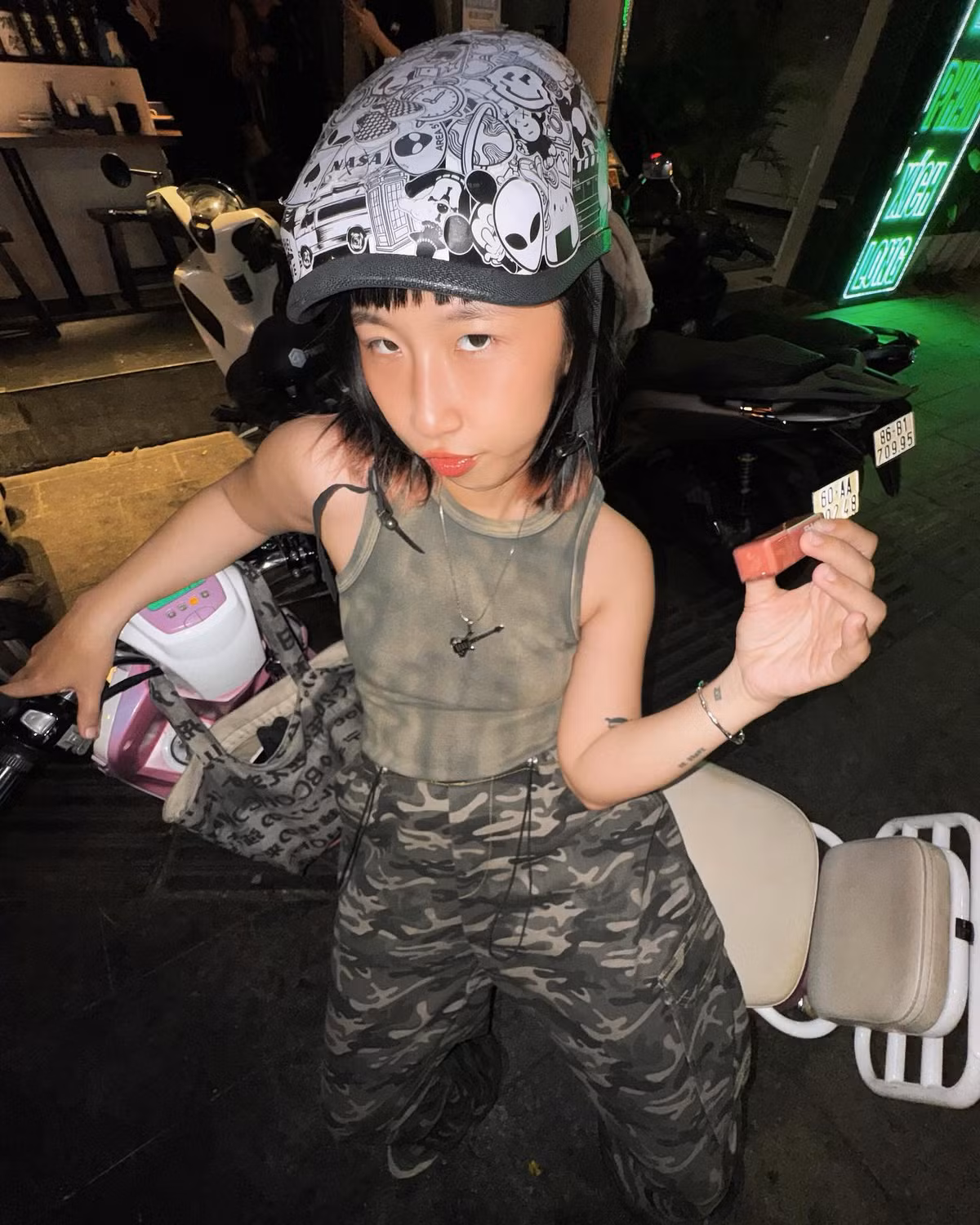 Từ một hiện tượng mạng xã hội với những clip "chế hài" vui nhộn, Trang Hý đã dần khẳng định tên tuổi bằng tài năng thật sự. Cô tham gia nhiều dự án phim ảnh, chương trình truyền hình và sở hữu lượng người theo dõi đông đảo nhờ phong cách độc đáo, không giống ai.