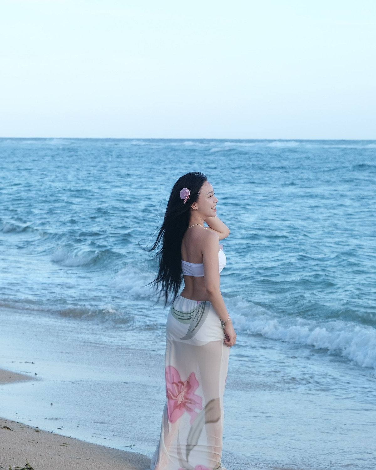 Không chỉ xinh đẹp, Đồng Thị Hoa Mỹ còn gây ấn tượng bởi sự thông minh, biết giữ hình ảnh và ngày càng có vị thế vững chắc trong cộng đồng hot girl có “chất riêng”.