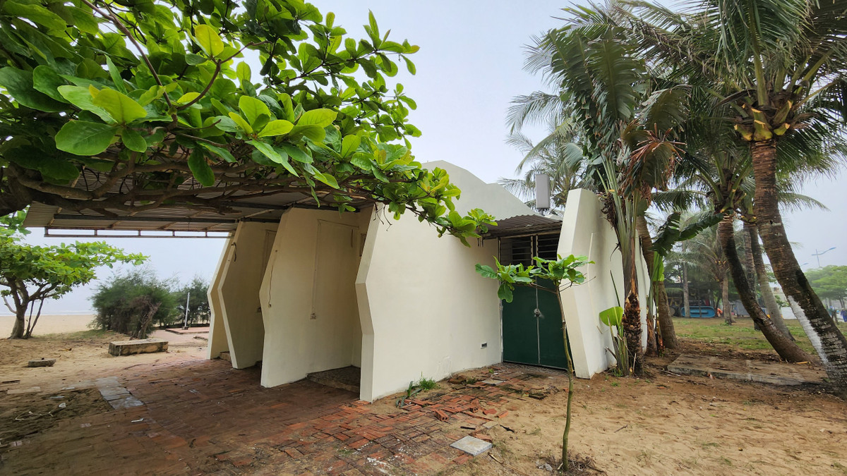 Nhiều hộ kinh doanh và người dân tại Sầm Sơn đang ngóng chờ về quyết định sử dụng, vận hành kịp thời các hubway và nhà vệ sinh trong năm du lịch 2023 từ các cơ quan chức năng và chính quyền địa phương.