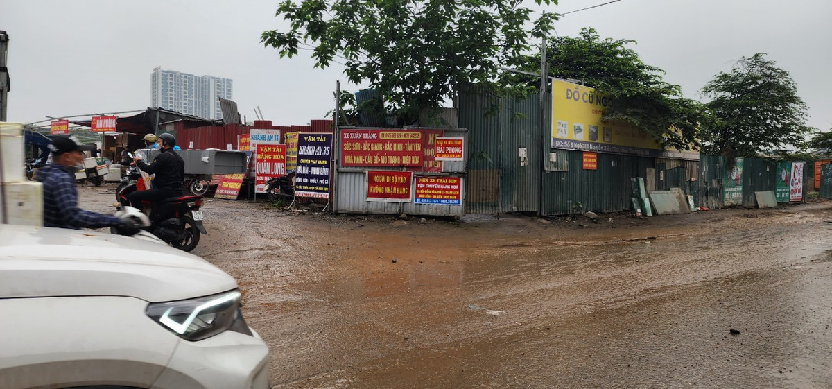 Ha Noi: CA xac minh ai bao ke nhieu bai xe trai phep tai Thanh Tri