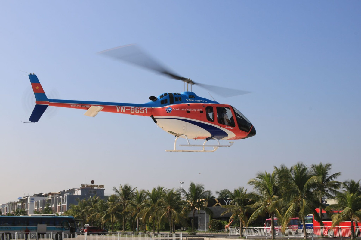 Rơi trực thăng chở du khách ngắm vịnh Hà Long, 5 người gặp nạn Roi truc thang cho du khach ngam vinh Ha Long, 5 nguoi gap nan