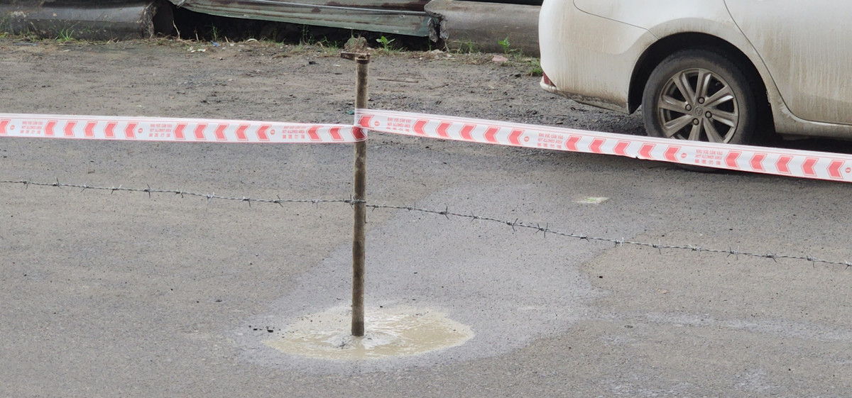 Dù vậy, việc các hộ dân giăng dây thép gai khiến nhiều cư dân lo lắng vì đây có thể là "bẫy gai" ở khu vực có hàng nghìn người sinh sống.