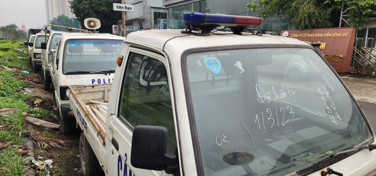 Những xe nằm chờ sửa chữa chủ yếu là xe cảnh sát bảo đảm an ninh trật tự và tuyên truyền pháp luật của lực lượng công an.