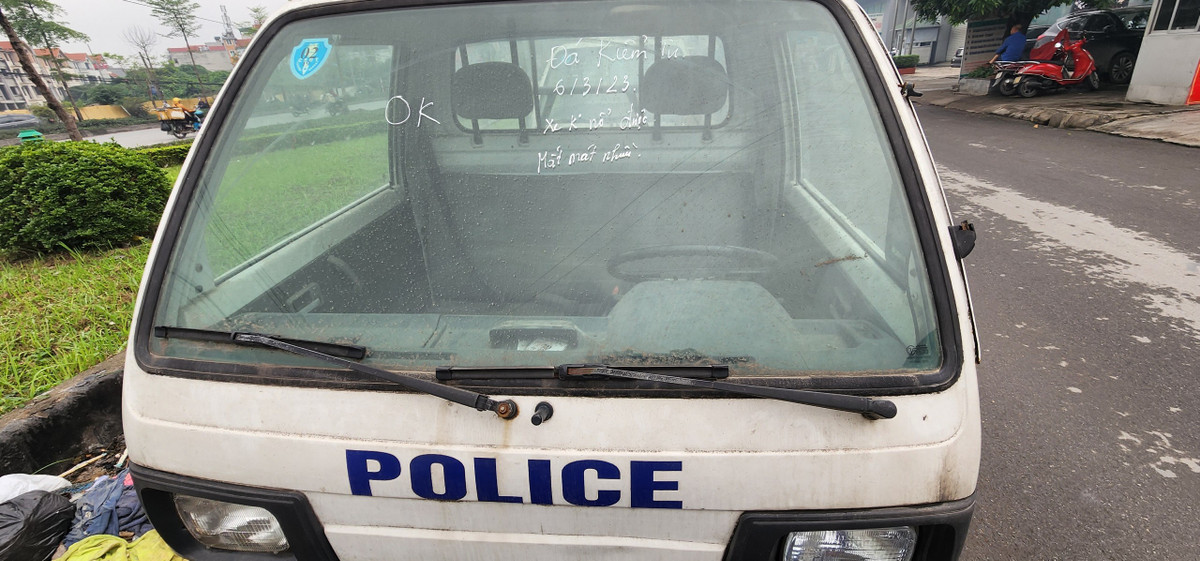 Chiếc xe cảnh sát được kiểm tra ngày 6/3/2023 và thông báo tình trạng "Xe không nổ được, mất mát nhiều".