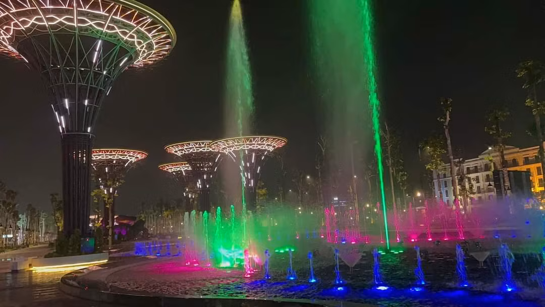 Năm nay, Tập đoàn Sun Group tiếp tục đồng hành cùng địa phương tổ chức Lễ hội Carnival đường phố dự kiến diễn ra vào tháng 6-7. Tham gia sự kiện là các vũ công trong và ngoài nước, hứa hẹn sẽ khuấy động không khí lễ hội đầy sắc màu cũng như thu hút du khách đến Sầm Sơn.