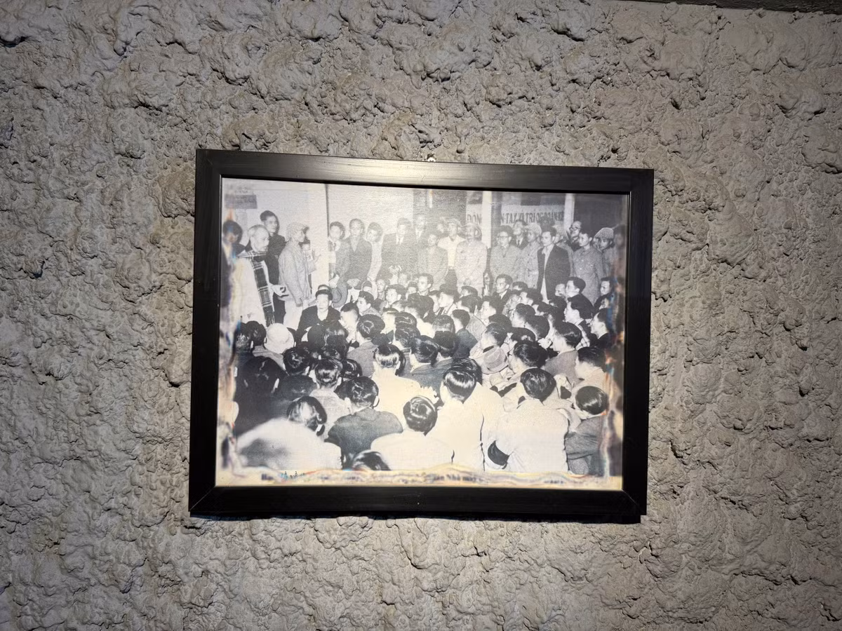 Một số hình ảnh tư liệu còn lưu giữ được trong căn hầm bí mật 